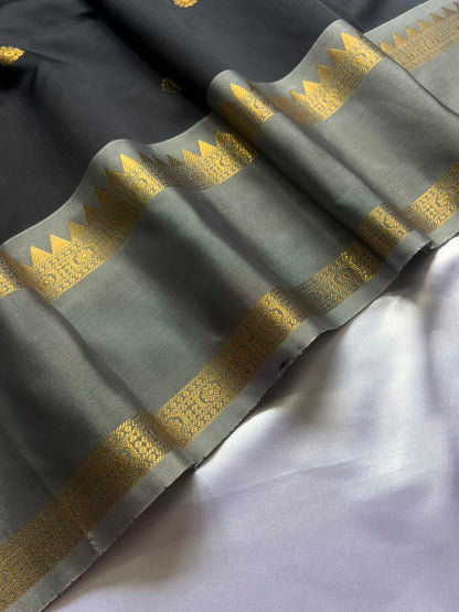 VYSHNAVI - Soft Silk Saree