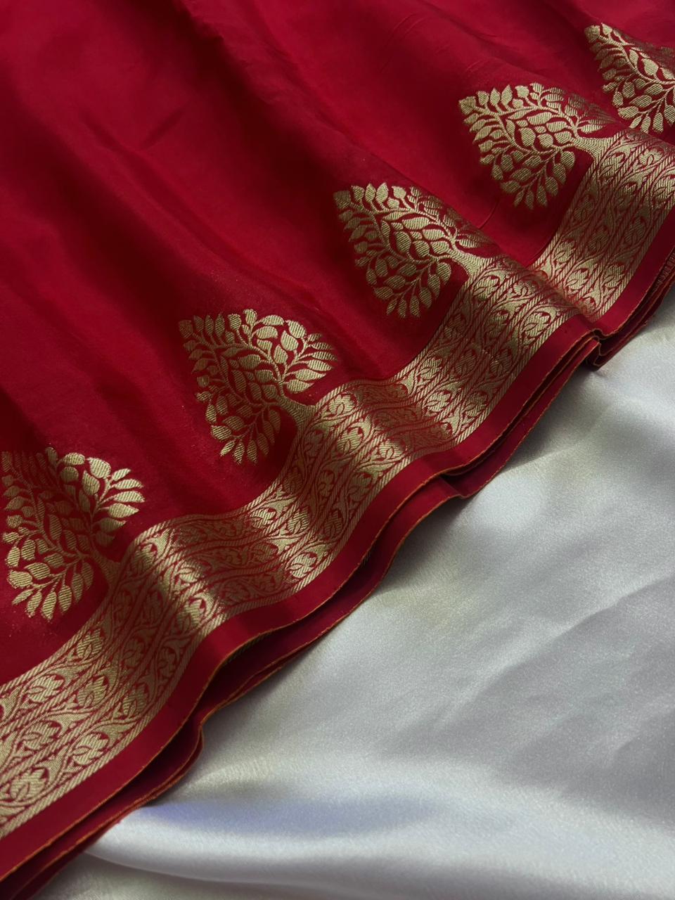 AVANTHIKA - Soft Silk Saree