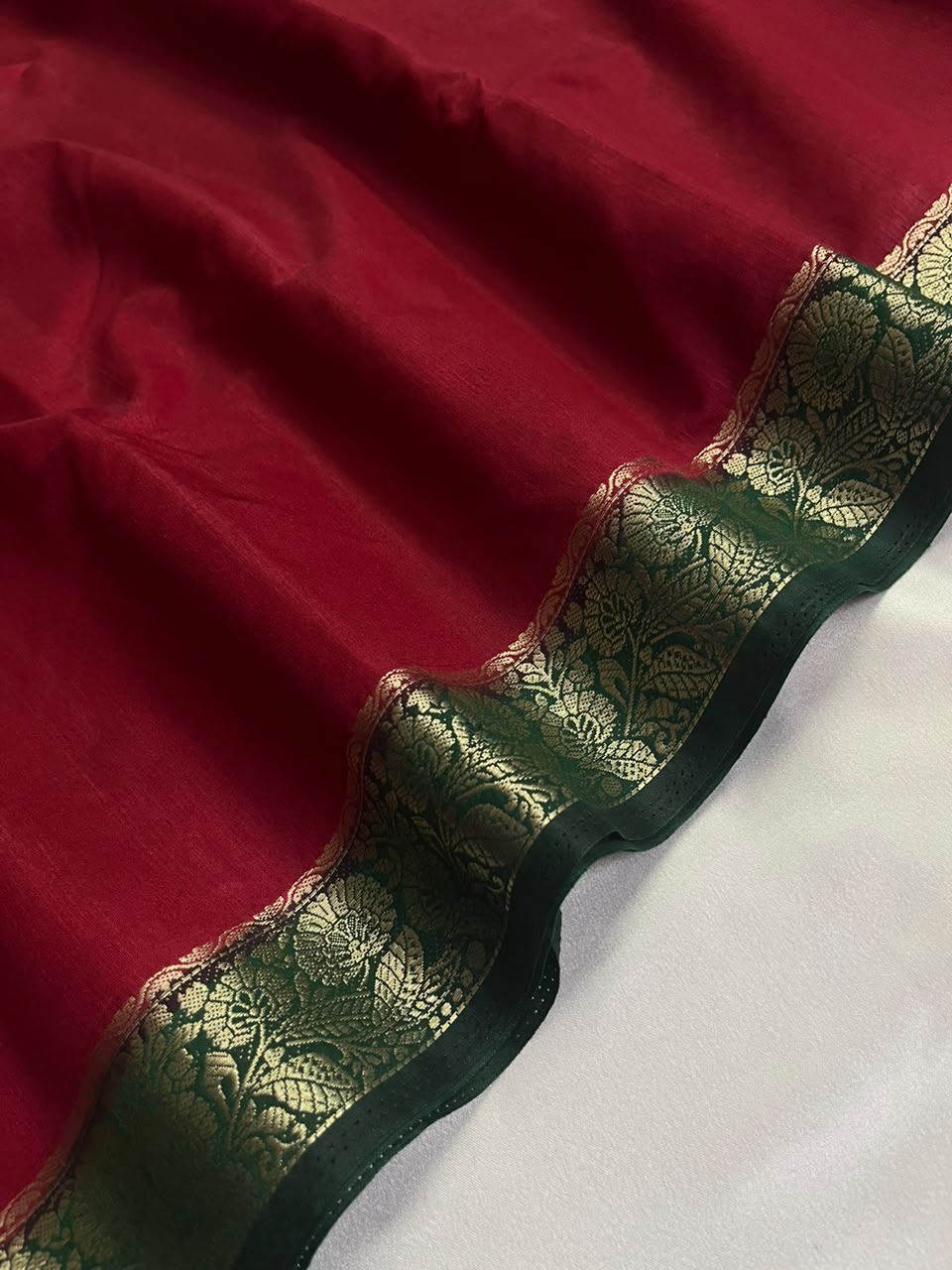 Dhrithi (contrast) - Jute Soft Silk Sarees