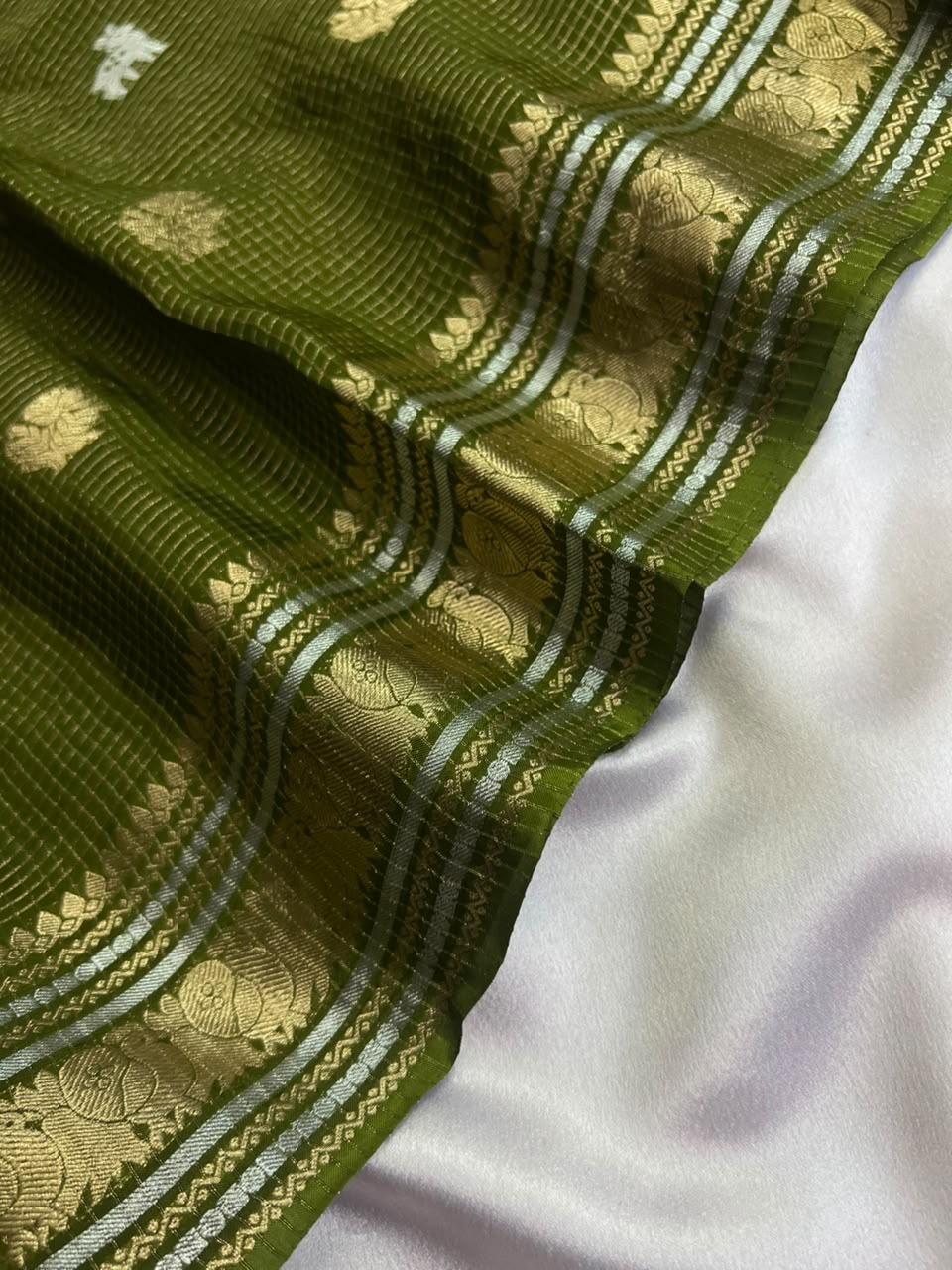 Malathi - Viscose Dola Silk Saree