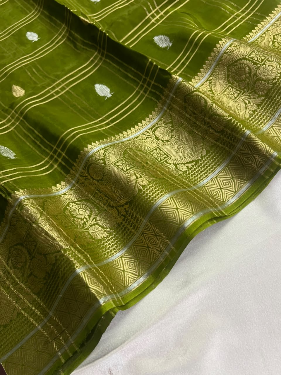 Neelambari - Viscose Crepe Saree
